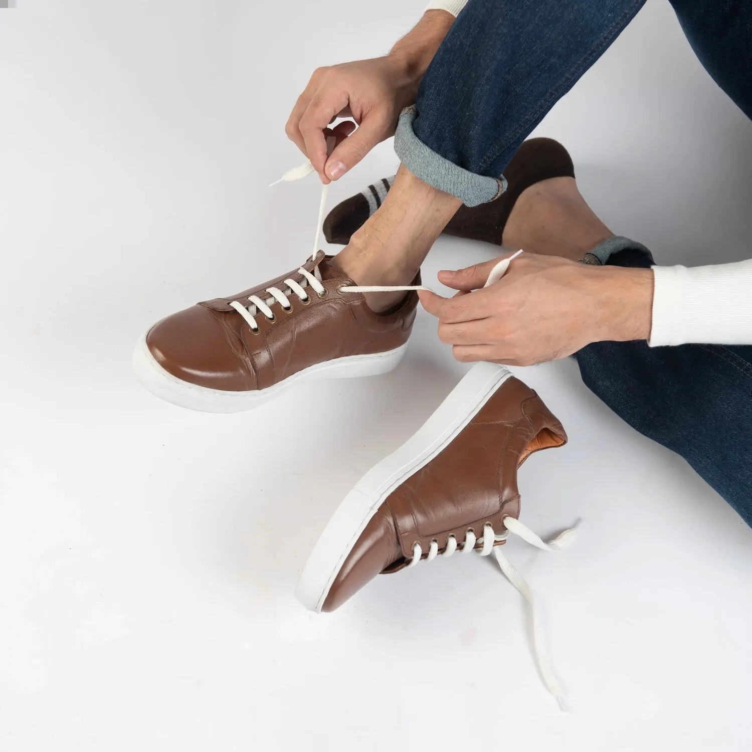 Carter Runn Brown Leather Sneakers