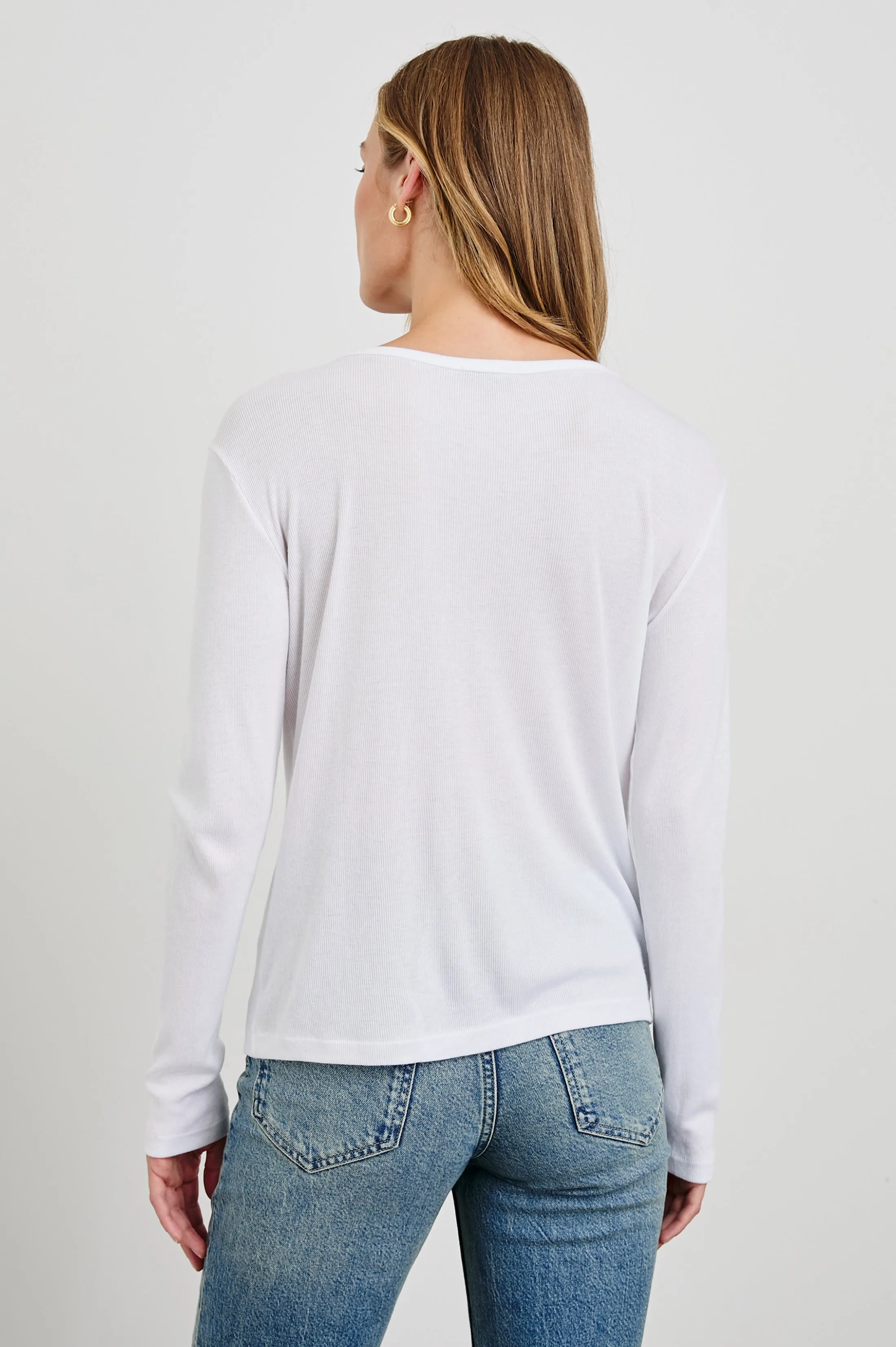 ESSENTIAL HENLEY - WHITE