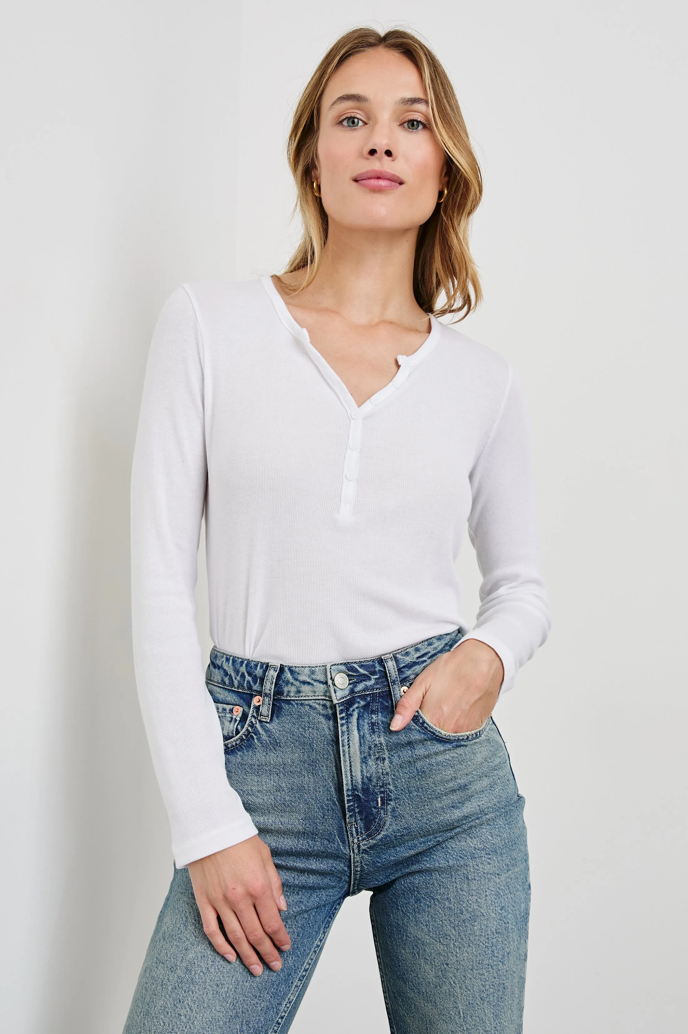 ESSENTIAL HENLEY - WHITE