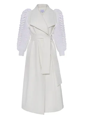 WHITE COAT WITH KNITTED SLEEVES